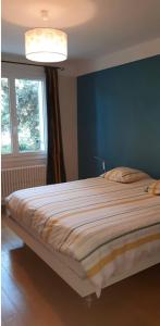 Maison provençale Piscine calme et soleil Très proche dun arrêt de bus