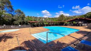 Chaka's Rock Chalets 56