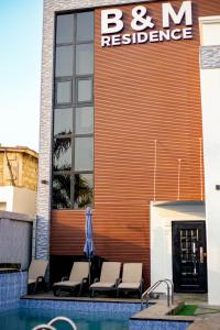 B&M residence