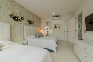 Luxury beachfront Condo Edificio Morros 3 by Inmobiliaria MFR
