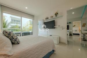 Luxury beachfront Condo Edificio Morros 3 by Inmobiliaria MFR