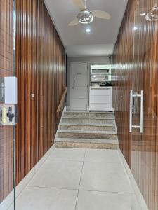 Apartamento novo e completo no coração de Copacabana