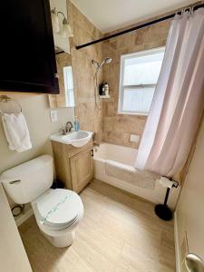 Historic 2 bedroom home in Old Town-main floor