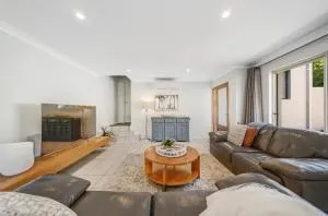 Jewel of Terrigal - Perfectly Positioned - Avoca Beach