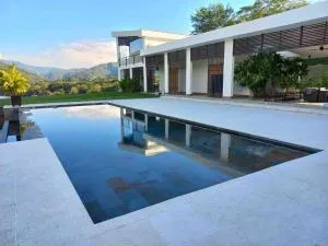 Casa Rio Adentro - Corral Falso