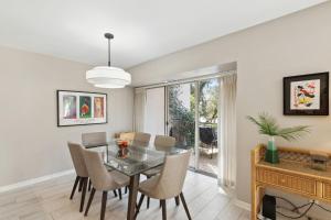 2134 Beachwood
