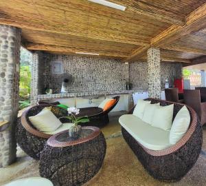 Big Deluxe - Appleton Little Paradise Beach Resort & Restaurant