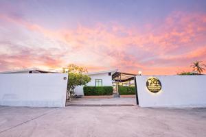 Sunshine Life Pattaya Poolvilla