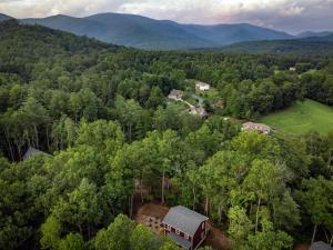 Serene retreat minutes from downtown Asheville