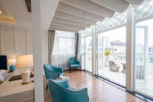 Minasi HanoiOi Lakeside Hotel