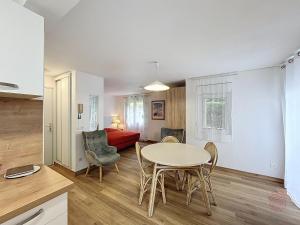 Studio cosy proche Thermes et centre-ville avec terrasse, animaux acceptés – Lamalou-les-Bains - FR-1-451-67