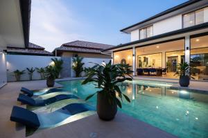 Sumptuous 4 bedroom pool villa at rawai beach RB 2