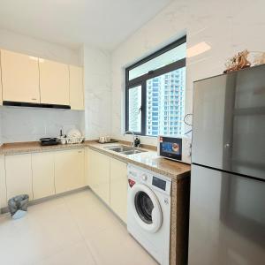 Seaview 2B2R 10pax Condo Forest City 3C-1608