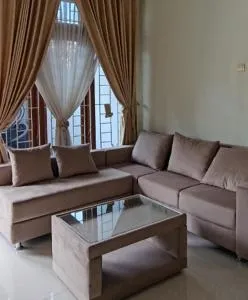 Inti Homestay 3 Kamar Fasilitas Lengkap - Gondowulung