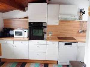 Maison à LHerbaudière pour 7 pers. proche plage avec studio indépendant - FR-1-823-13