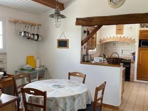 Maison Confortable Noirmoutier pour 6 Pers, Jardin Clôturé - FR-1-823-11