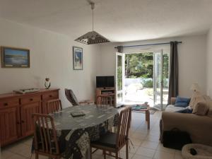 À 200m de la plage, appart. avec jardin pour 4 pers., animaux et parking admis - FR-1-823-20