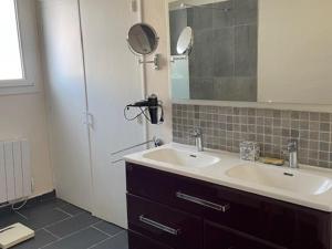 Maisons de vacances Maison a Barbatre - 6 personnes, animaux admis, parking, proche plage - FR-1-823-22 : photos des chambres