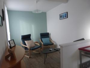 Maisons de vacances Maison cosy a Barbatre, proche plage, jardin, 2 pers. - FR-1-823-39 : photos des chambres