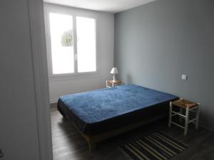 Maisons de vacances Maison cosy a Barbatre, proche plage, jardin, 2 pers. - FR-1-823-39 : photos des chambres