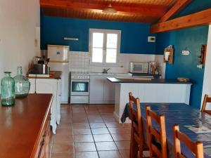 Maisons de vacances Maison 5 pers a Noirmoutier, proche plage - FR-1-823-46 : photos des chambres