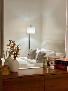 استيديو فندقي واسع بتصميم تراثي حديث 23