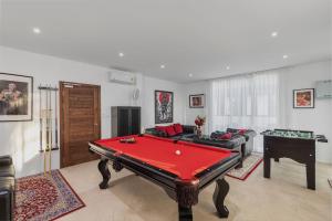 Spectacular Ocean Views 8BR Pool Villa Sawan in Patong! Relax & Play - Billiard, Table football, Gym & Sauna!