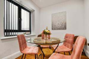 Elegant & Spacious House 3BR 3BA Balcony Patio