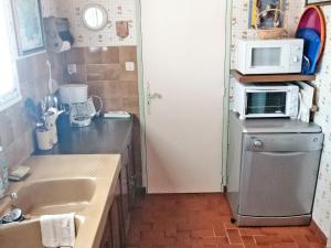 Maisons de vacances Maison a Noirmoutier - Proche plage & foret - Animaux admis - FR-1-823-65 : photos des chambres