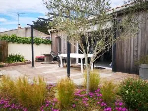 Maison rénovée à Barbâtre, proche plage pour 6 personnes, jardin et terrasse - FR-1-823-78 - 巴尔巴特尔