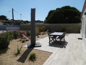 Maisons de vacances Maison renovee 2019 proche plage avec jardin prive - FR-1-823-89 : photos des chambres