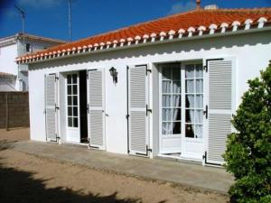 Maison à Barbâtre, 200 m de la plage, 46 pers, parking - FR-1-823-93