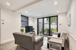 Stylish Beauty Ground Floor 1BR 1BA Private Garden