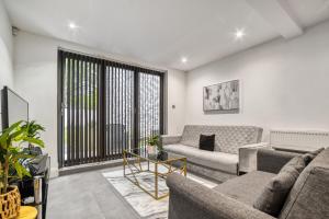 Stylish Beauty Ground Floor 1BR 1BA Private Garden