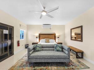 Hospitality Expert BTS 3 - Pool Beach & Bar