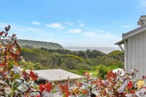 Palm Breeze at Caves Beach Villas sleeps 5 - Belmont