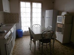 Maisons de vacances Maison spacieuse a Barbatre, proche plage, animaux admis - FR-1-823-108 : photos des chambres