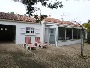 Maison mitoyenne à Barbâtre près de la plage - 4/6 personnes - Animaux admis - FR-1-823-111 - Barbâtre