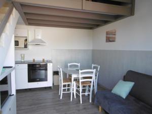 Maisons de vacances Charmante maisonnette proche plage - Animaux admis - FR-1-823-117 : photos des chambres