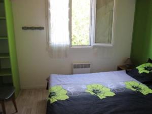 Maisonnet avec Jardin à Barbâtre - 24 Personnes, Plage à 400m, Petit Chien Accepté - FR-1-823-118