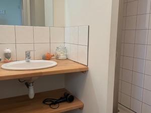 Maisons de vacances Maison a Barbatre - 6 pers, jardin et WiFi - FR-1-823-132 : photos des chambres
