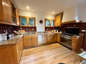 Chalet rénové à Samoëns - Calme et confort avec terrasse - FR-1-624-178