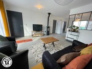 Maisons de vacances Gite chaleureux entre mer et nature, Nieul-le-Dolent - FR-1-426-574 : photos des chambres