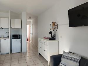 Charmant T2 avec piscine à 2 min de la plage - FR-1-239-1104