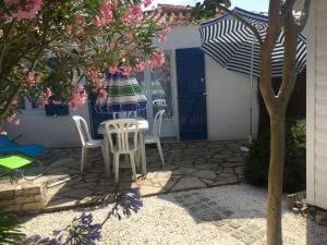 Maisonnette cosy à Barbâtre, proche plage pour 2/4 personnes - FR-1-823-127 - 巴尔巴特尔