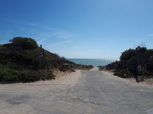 Maisonnette cosy à Barbâtre, proche plage pour 24 personnes - FR-1-823-127