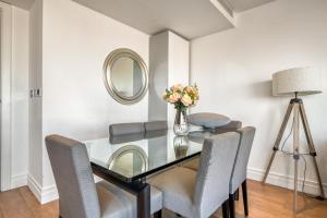 Battersea Power Station 2BR 2BA River View