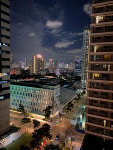 Serenitude Staycation by Khaila - Fame Residences