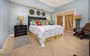 Phoenix West 2105 condo