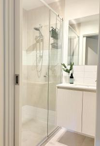 Stylish, spacious apartment near City, Chadstone, Monash